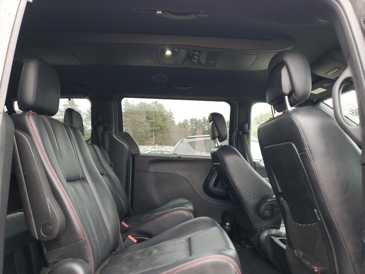 2017 Dodge Caravan - Image 11