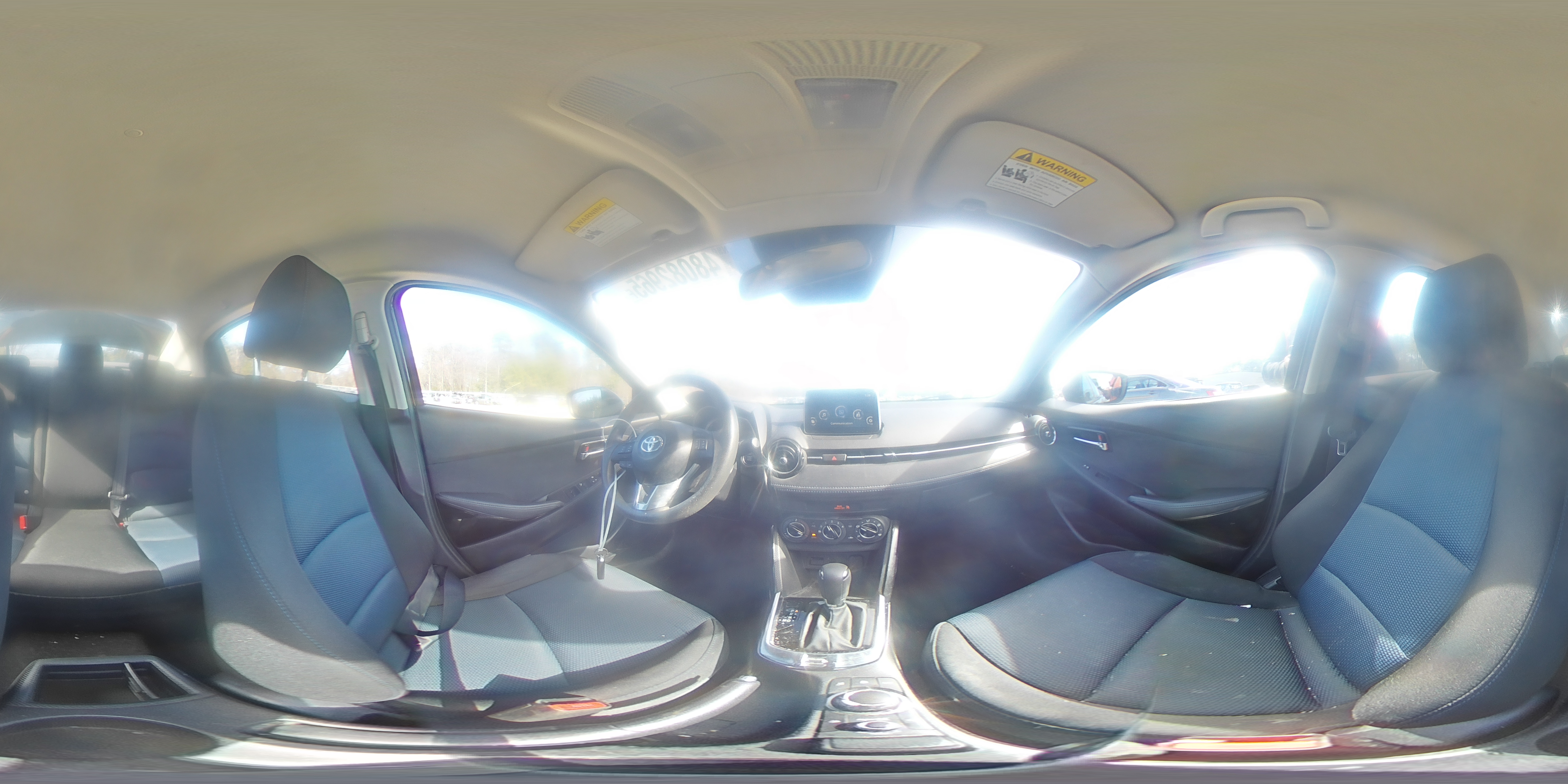 2018 Toyota Yaris - Image 12