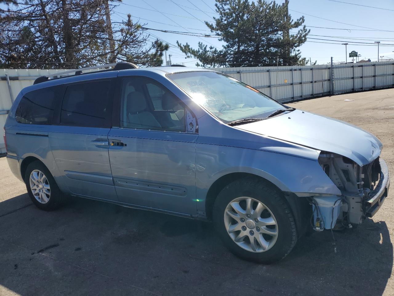 2008 Kia Sedona - Image 4
