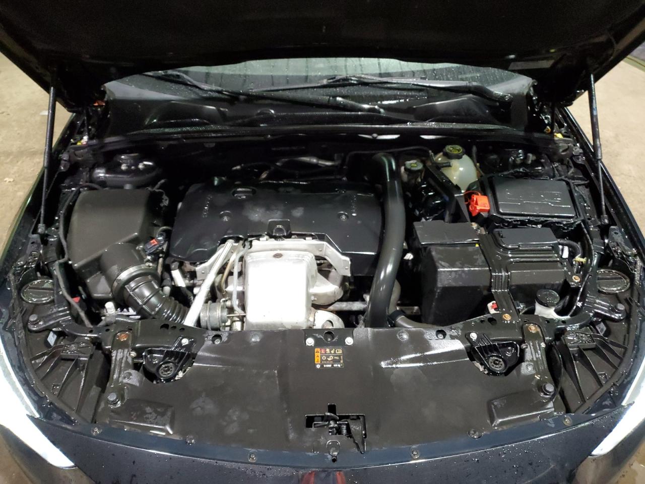 2018 Buick Regal Essence VIN: W04GP6SX8J1047130 Lot: 50153395
