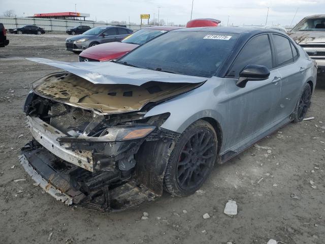  TOYOTA CAMRY 2020 Srebrny