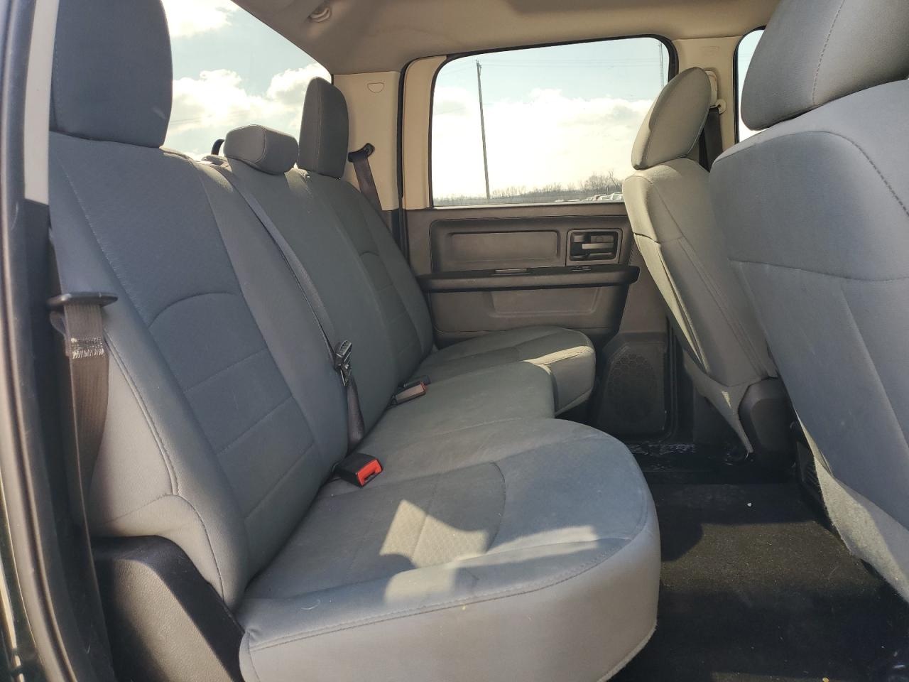 2016 RAM 1500 - Image 10