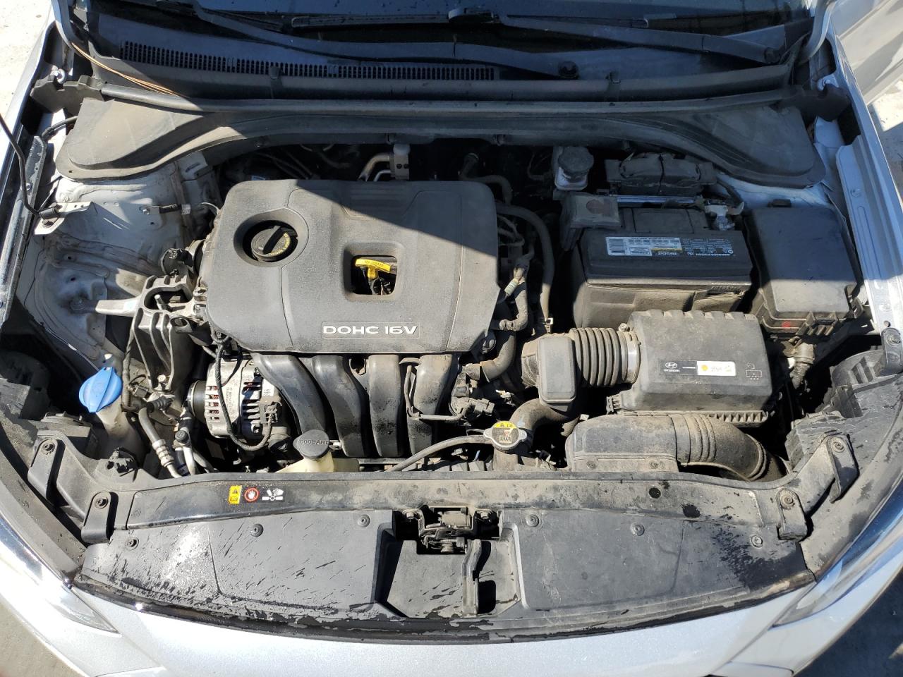 2018 Hyundai Elantra - Image 11