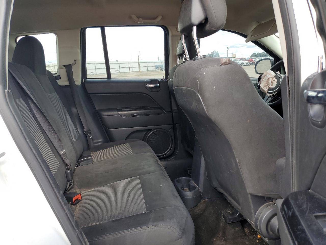 2016 Jeep Compass - Image 11