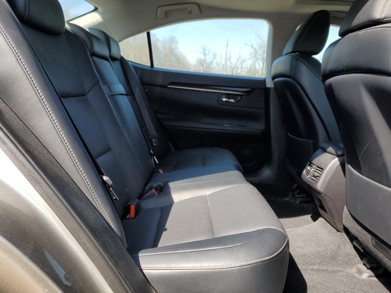 2016 Lexus ES - Image 10