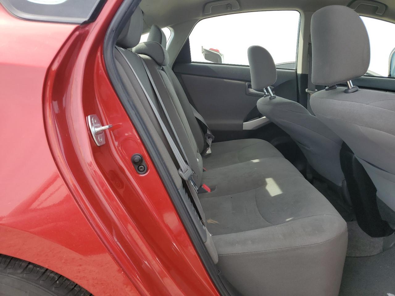 2014 Toyota Prius - Image 10