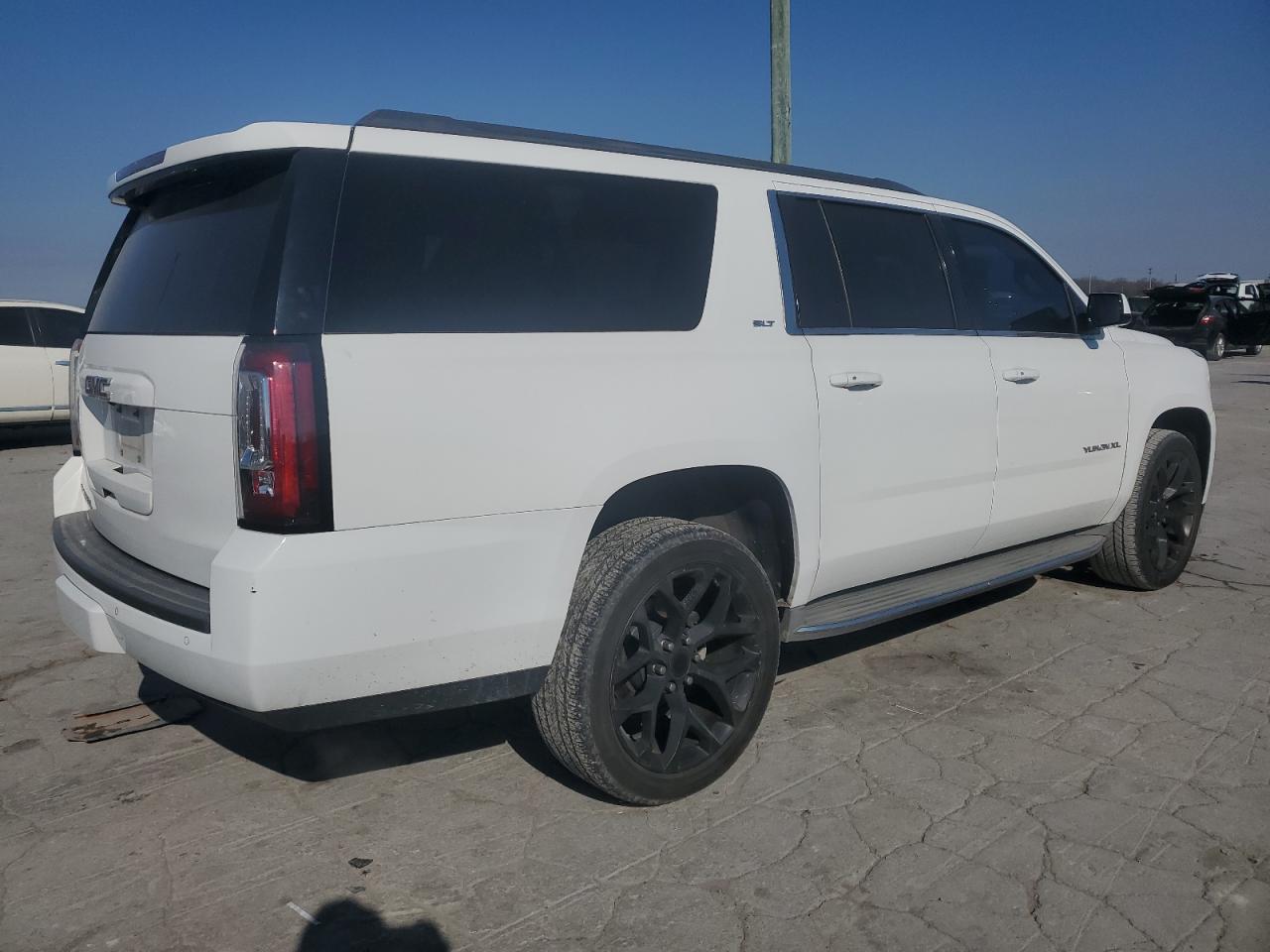 2015 GMC Yukon - Image 3