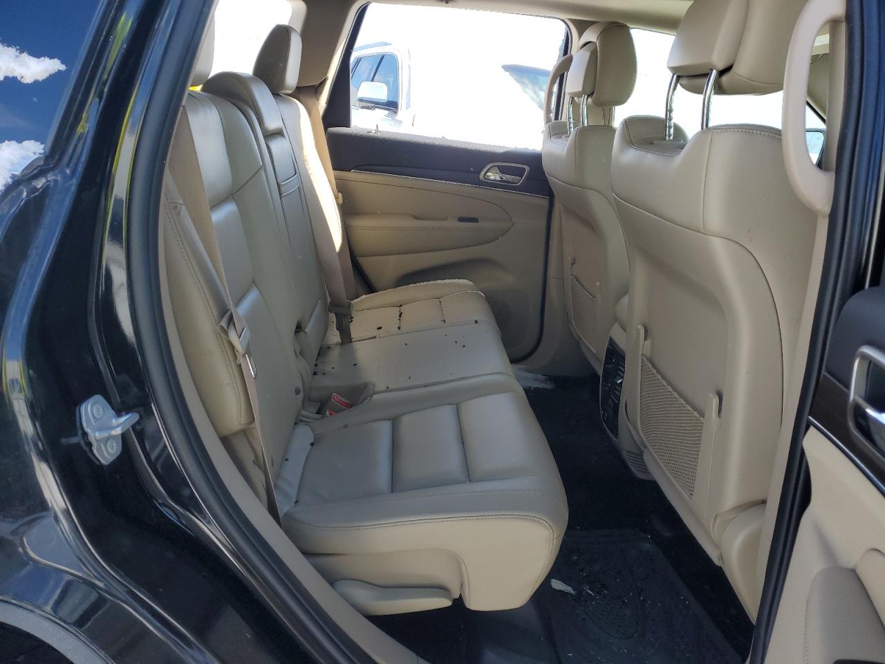 2017 Jeep Grand Cherokee - Image 11