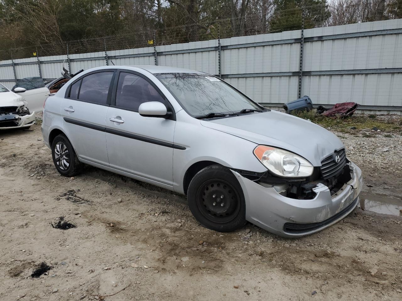 2011 Hyundai Accent - Image 4