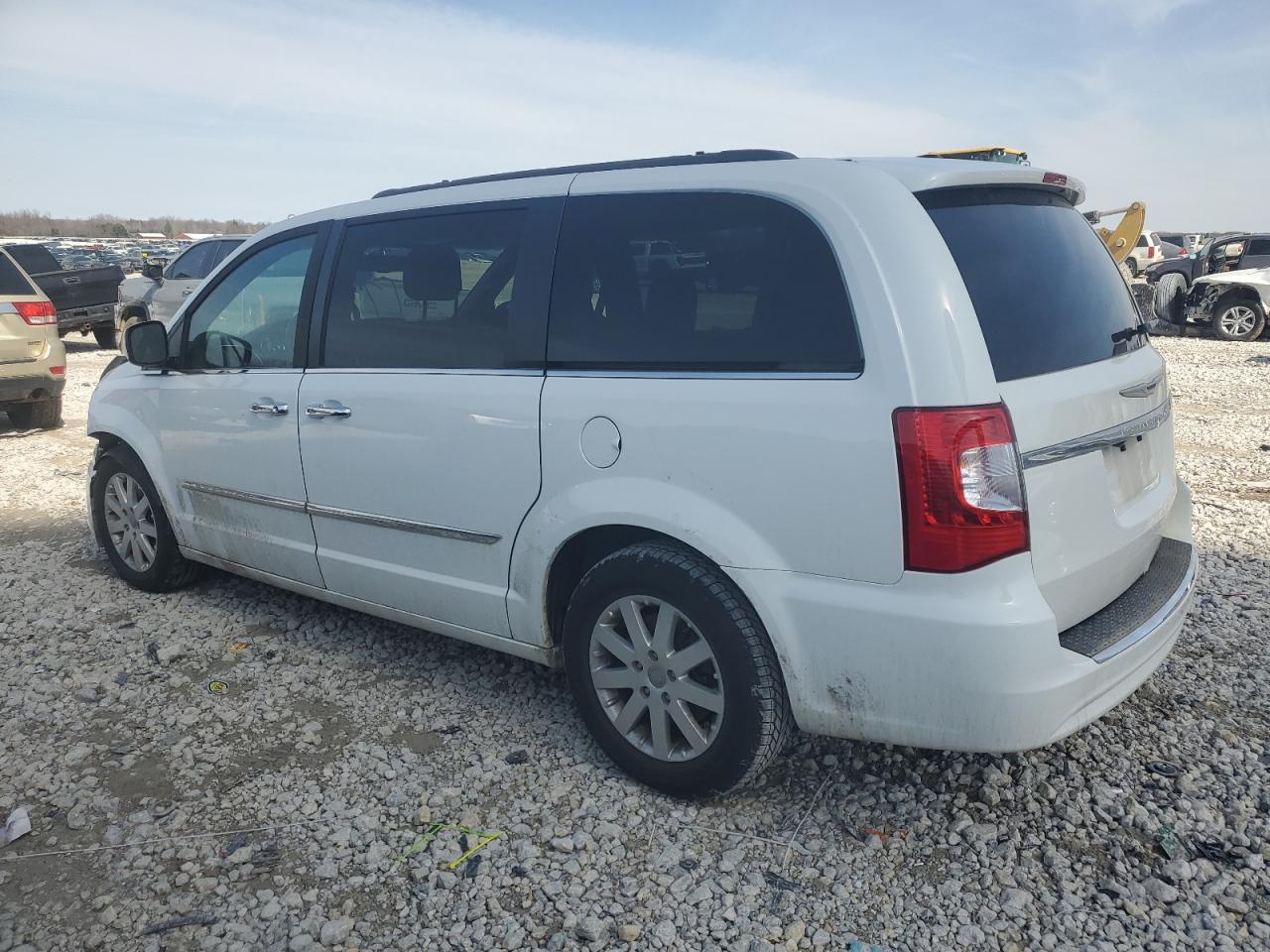 2014 Chrysler Town & Country - Image 2