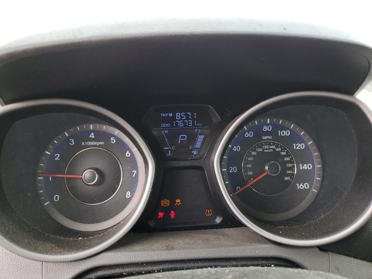 2012 Hyundai Elantra - Image 9