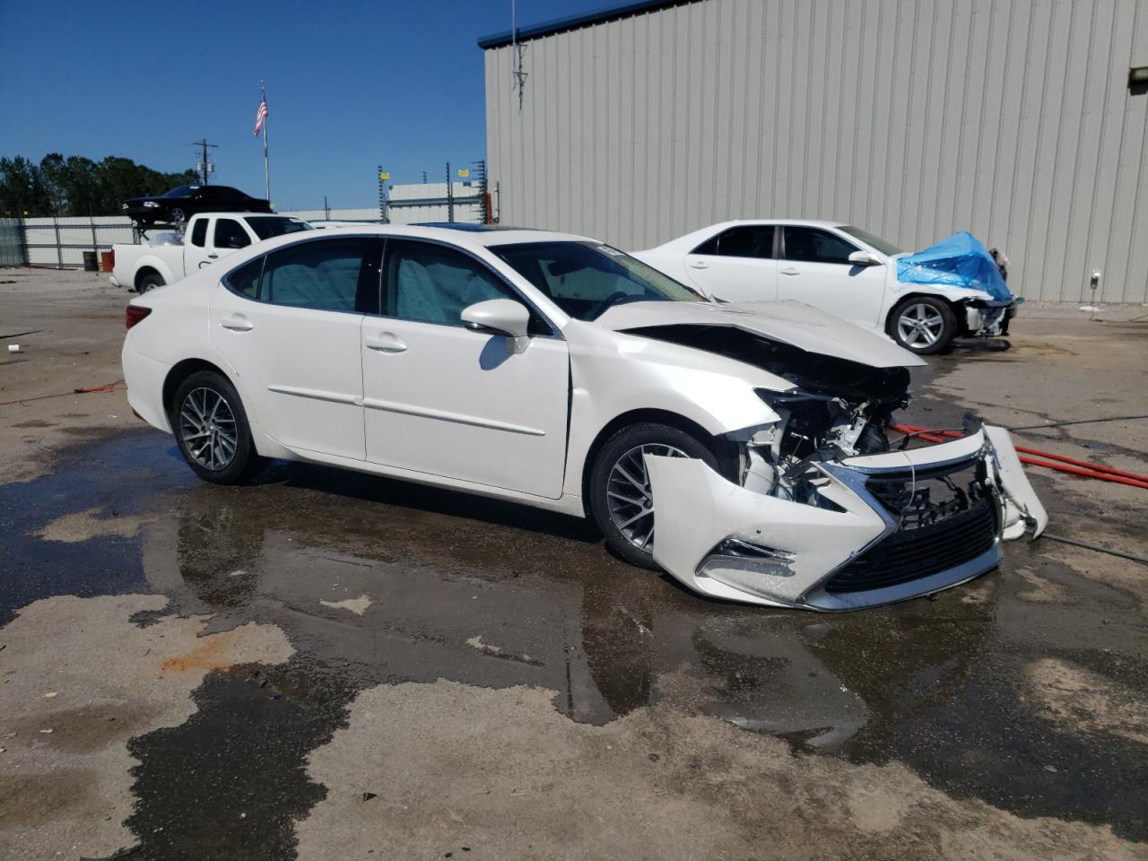 2018 Lexus ES - Image 4