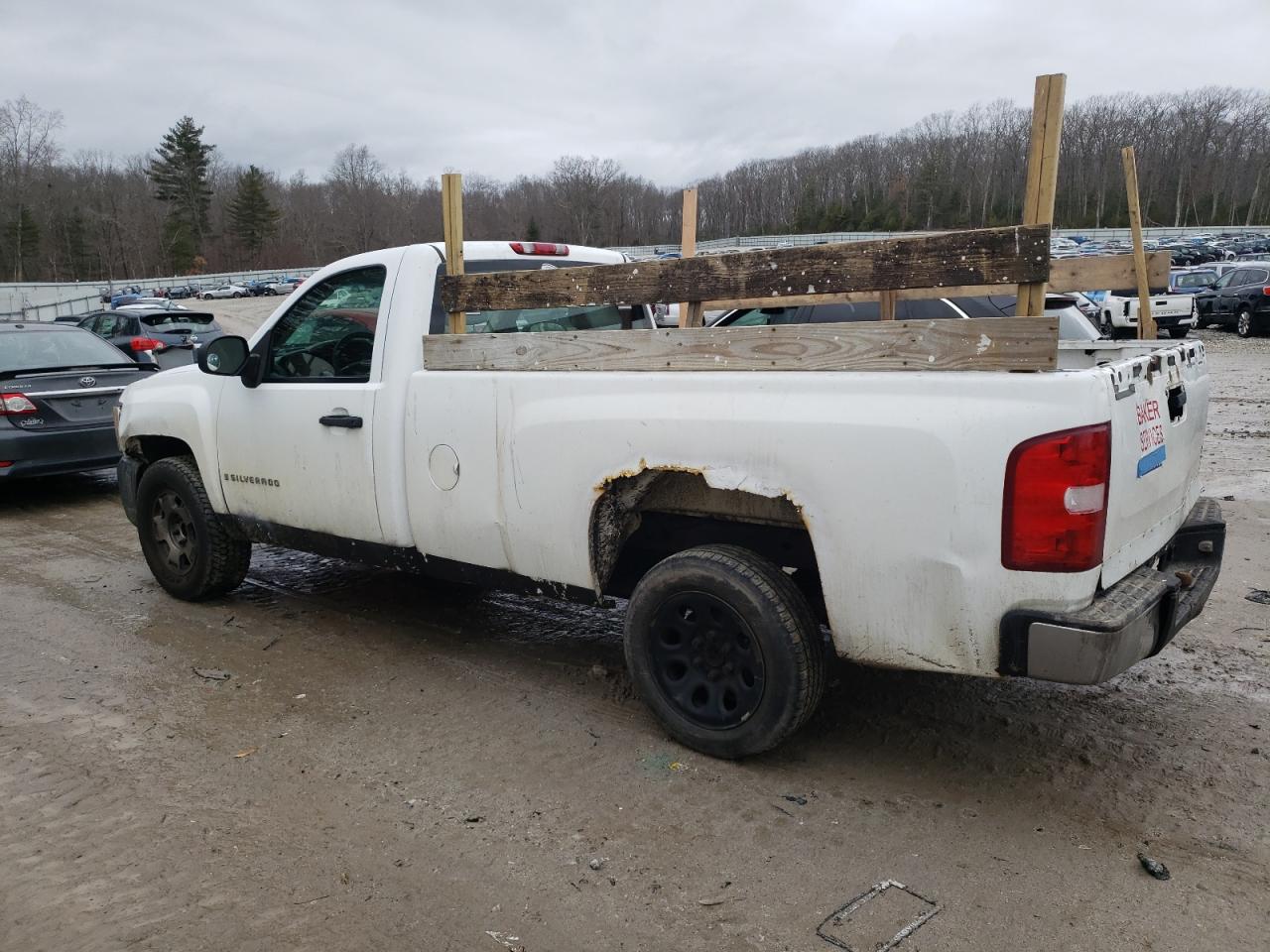 2009 Chevrolet Silverado - Image 2
