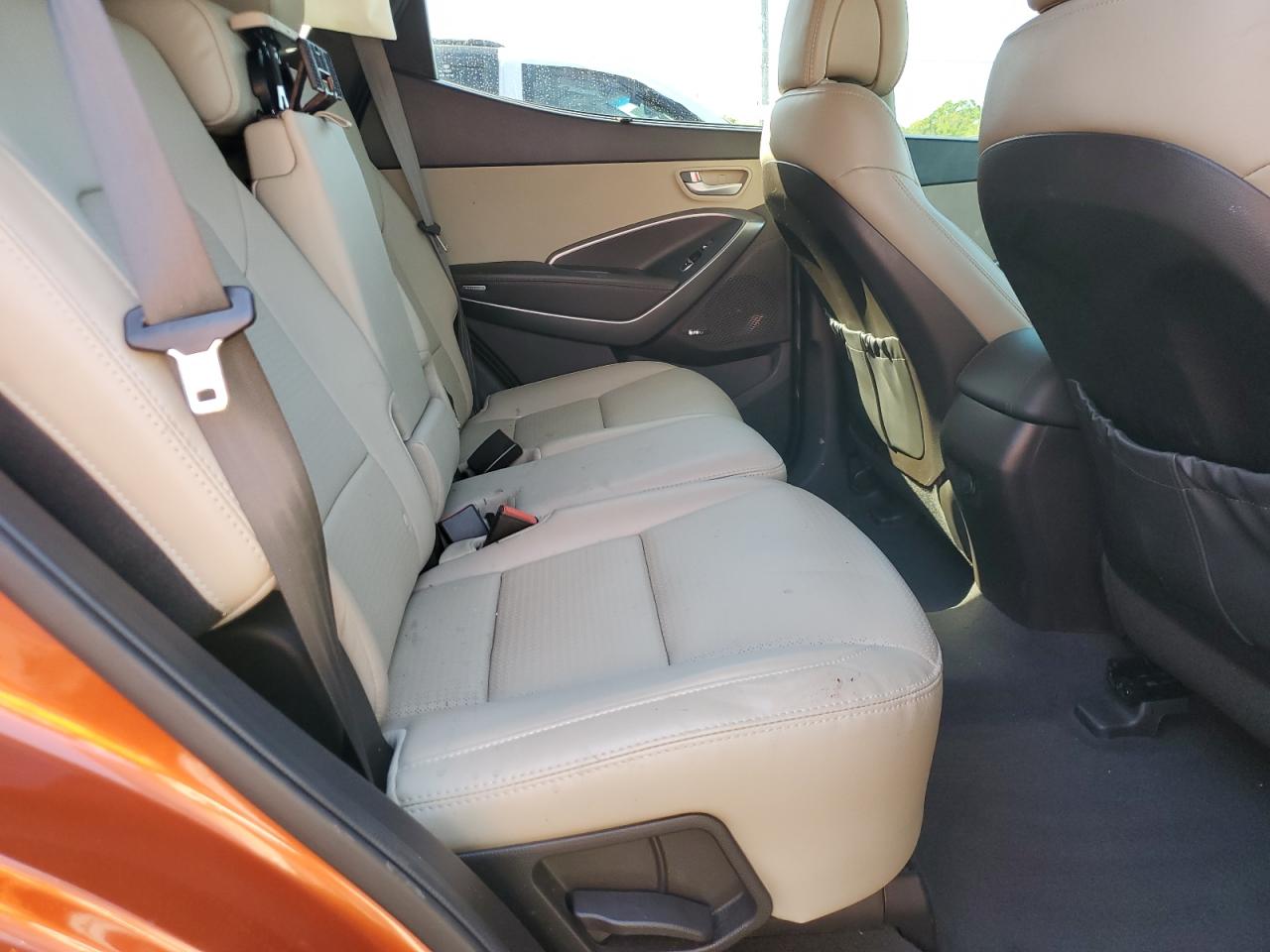 2015 Hyundai Santa Fe - Image 11