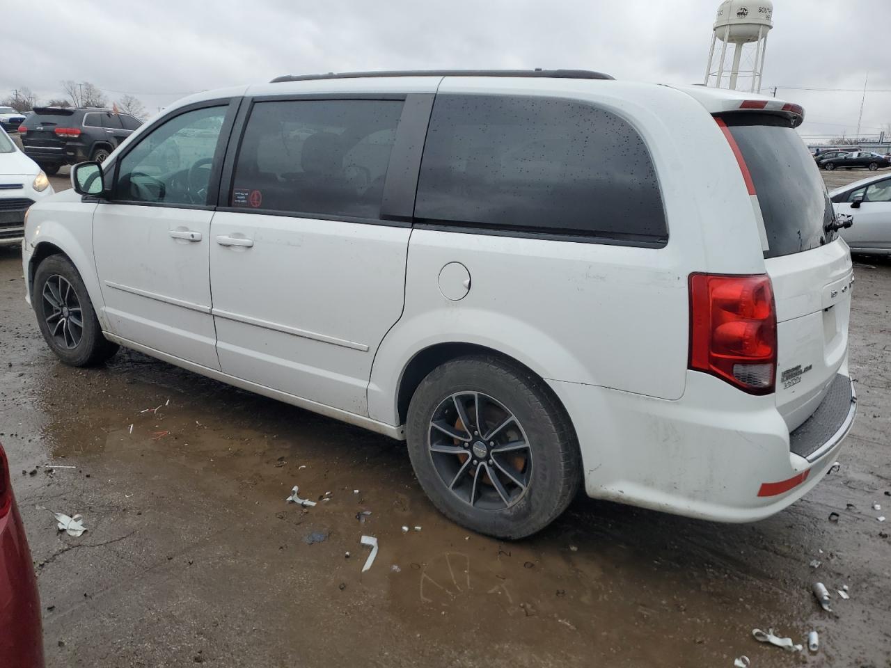 2017 Dodge Caravan - Image 2