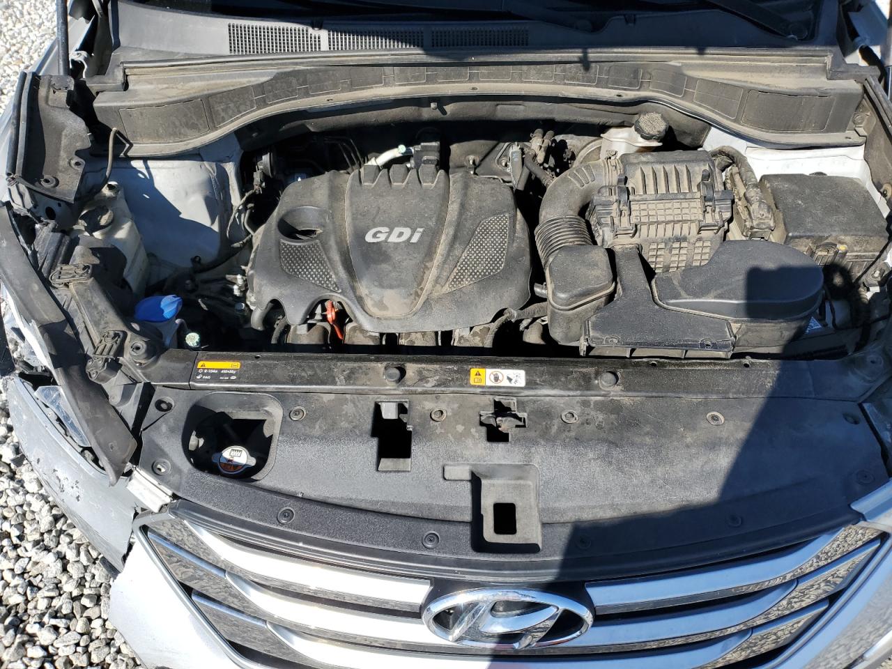 2016 Hyundai Santa Fe - Image 12