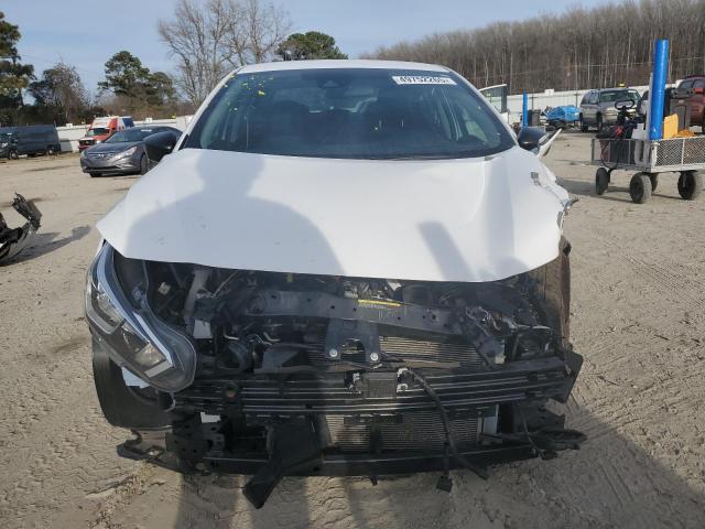  NISSAN VERSA 2024 Biały