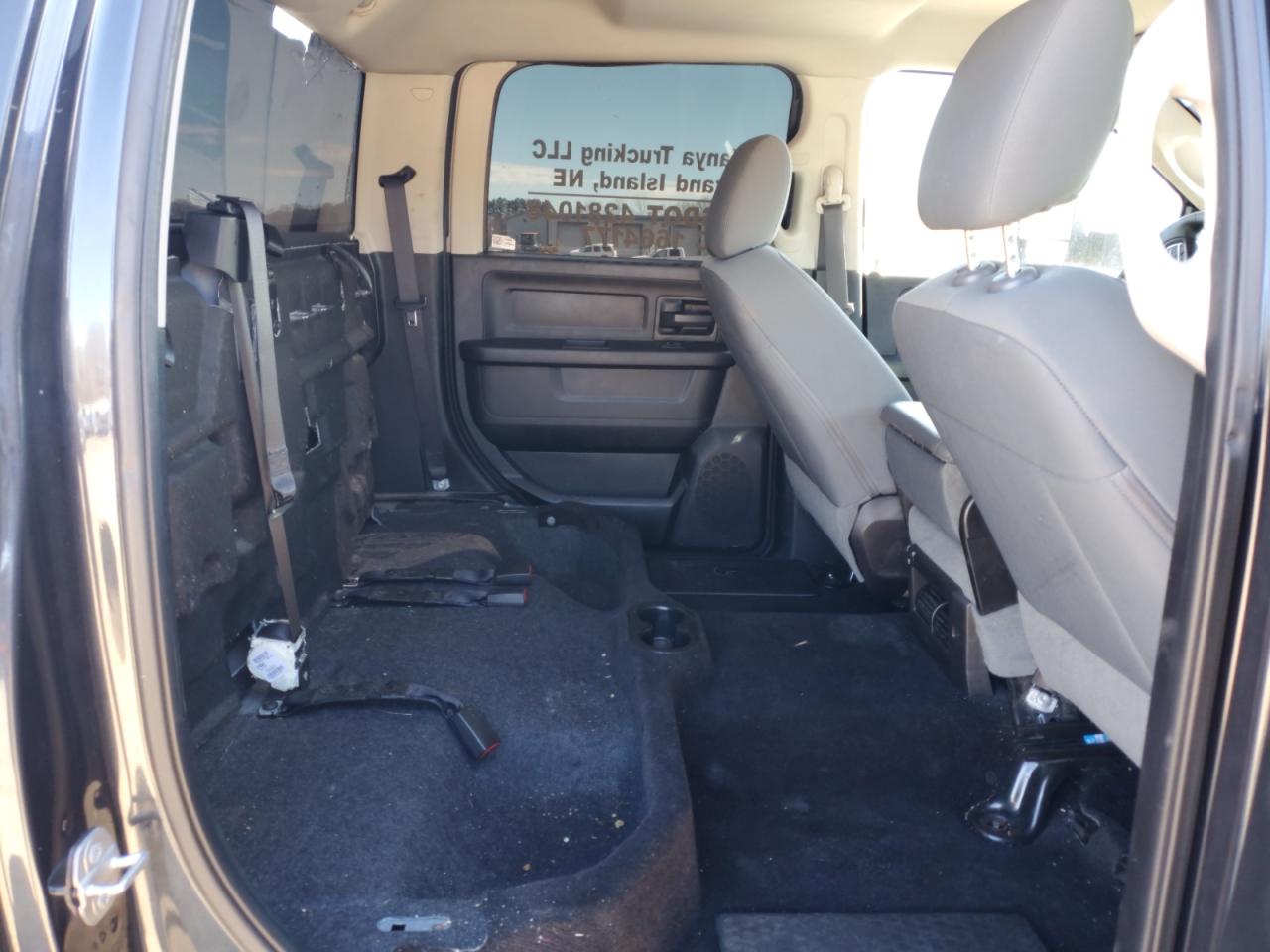 2016 RAM 3500 - Image 11