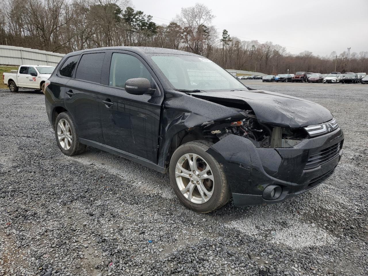 2014 Mitsubishi Outlander - Image 4