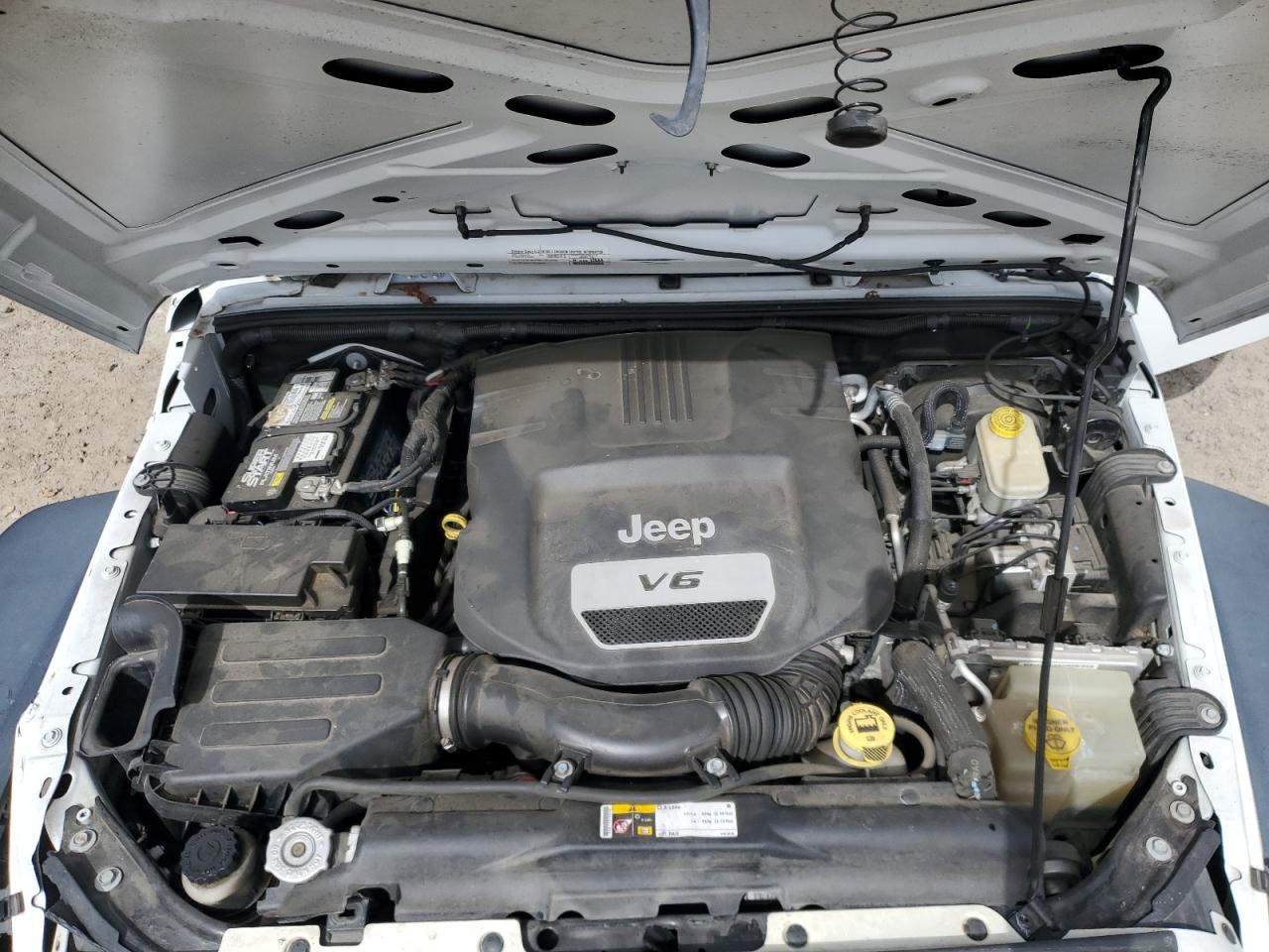 2015 Jeep Wrangler - Image 13