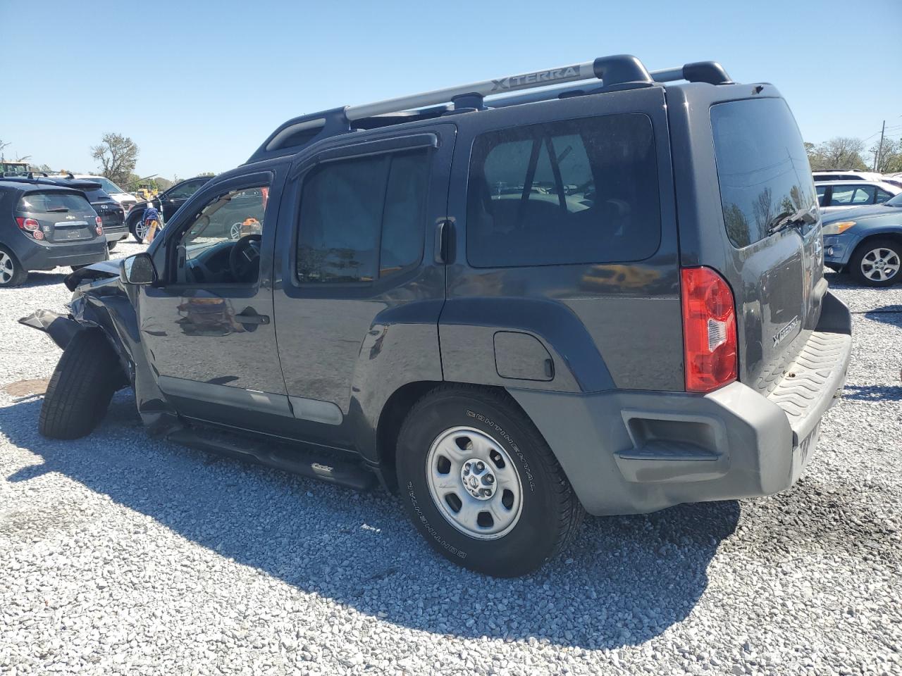 2014 Nissan XTerra - Image 2