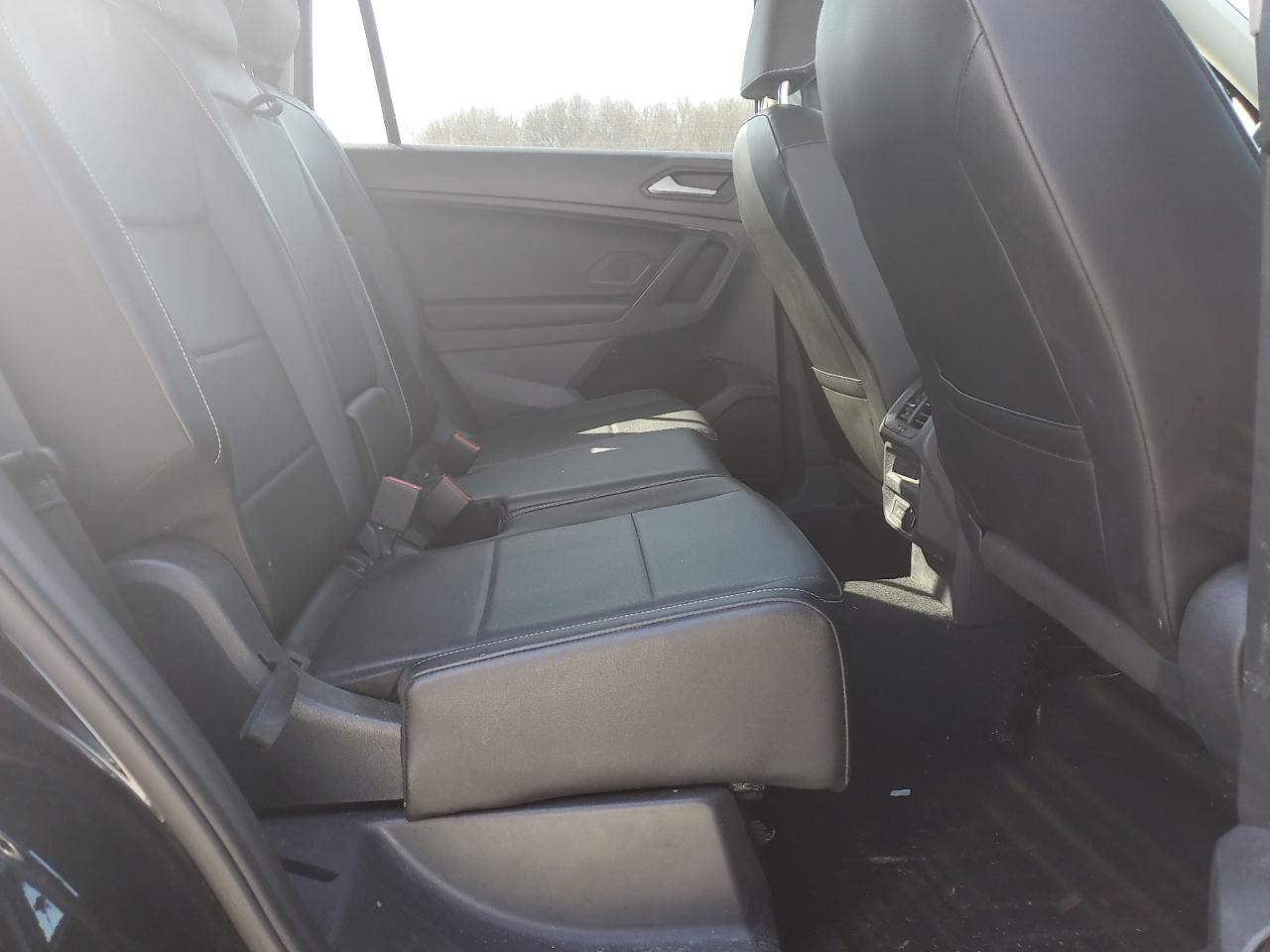 2021 Volkswagen Tiguan - Image 11