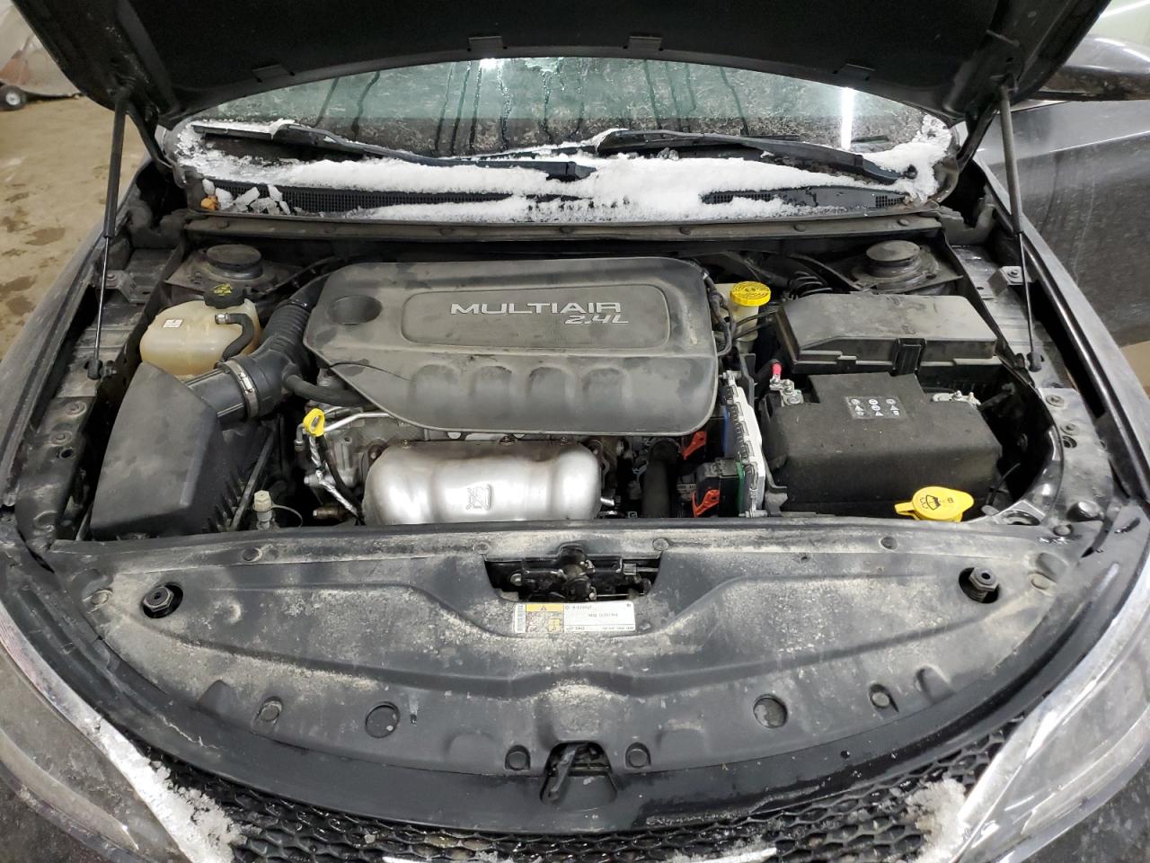 2015 Chrysler 200 - Image 11