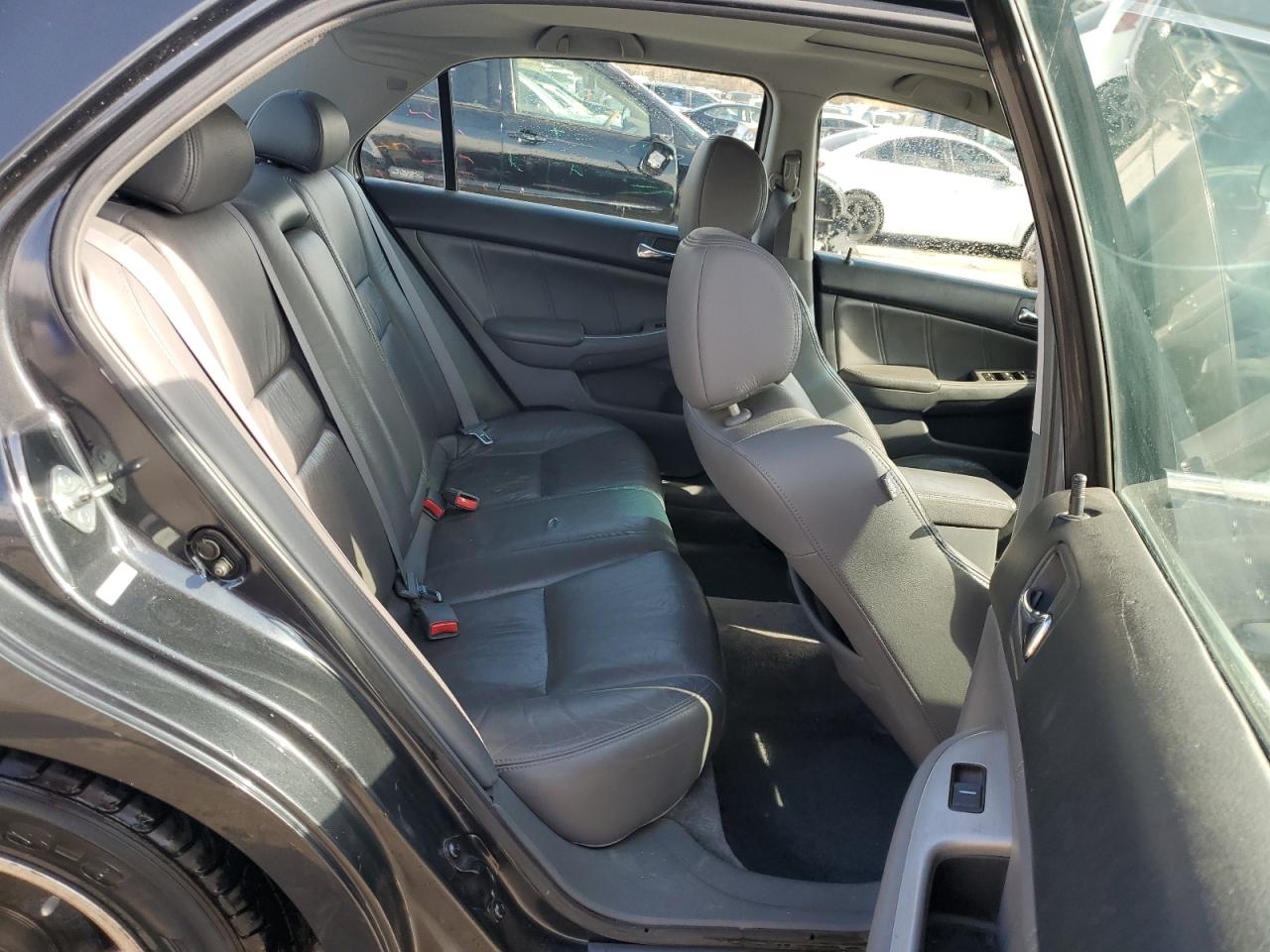2005 Honda Accord - Image 10