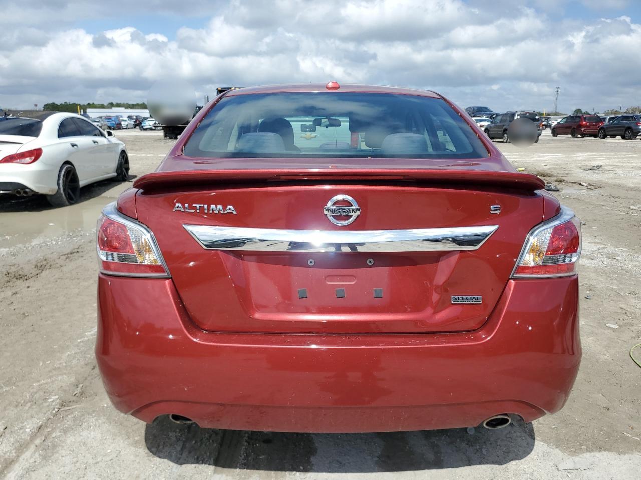 2015 Nissan Altima - Image 6