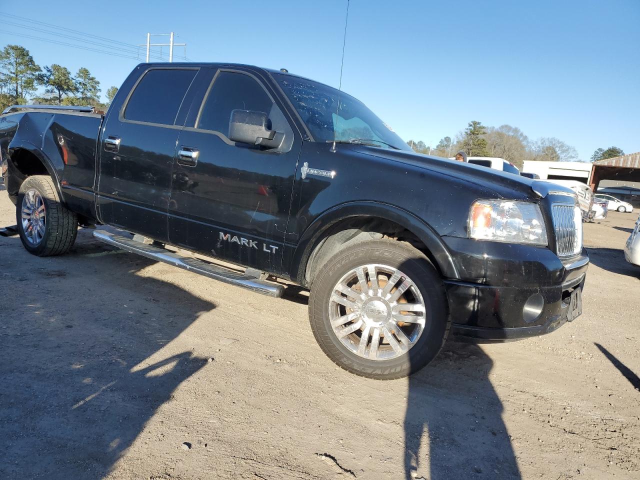 2007 Lincoln Mark LT - Image 4