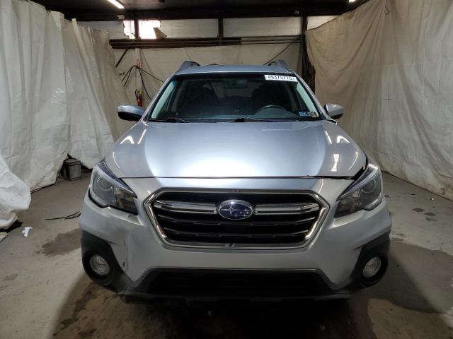  SUBARU OUTBACK 2018 Srebrny