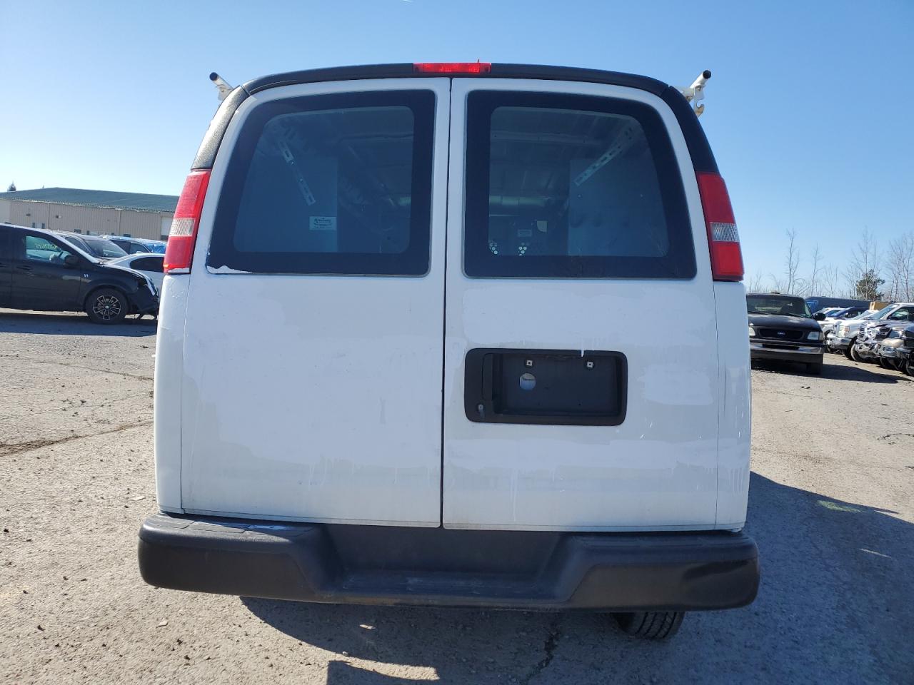 2015 Chevrolet Express - Image 6