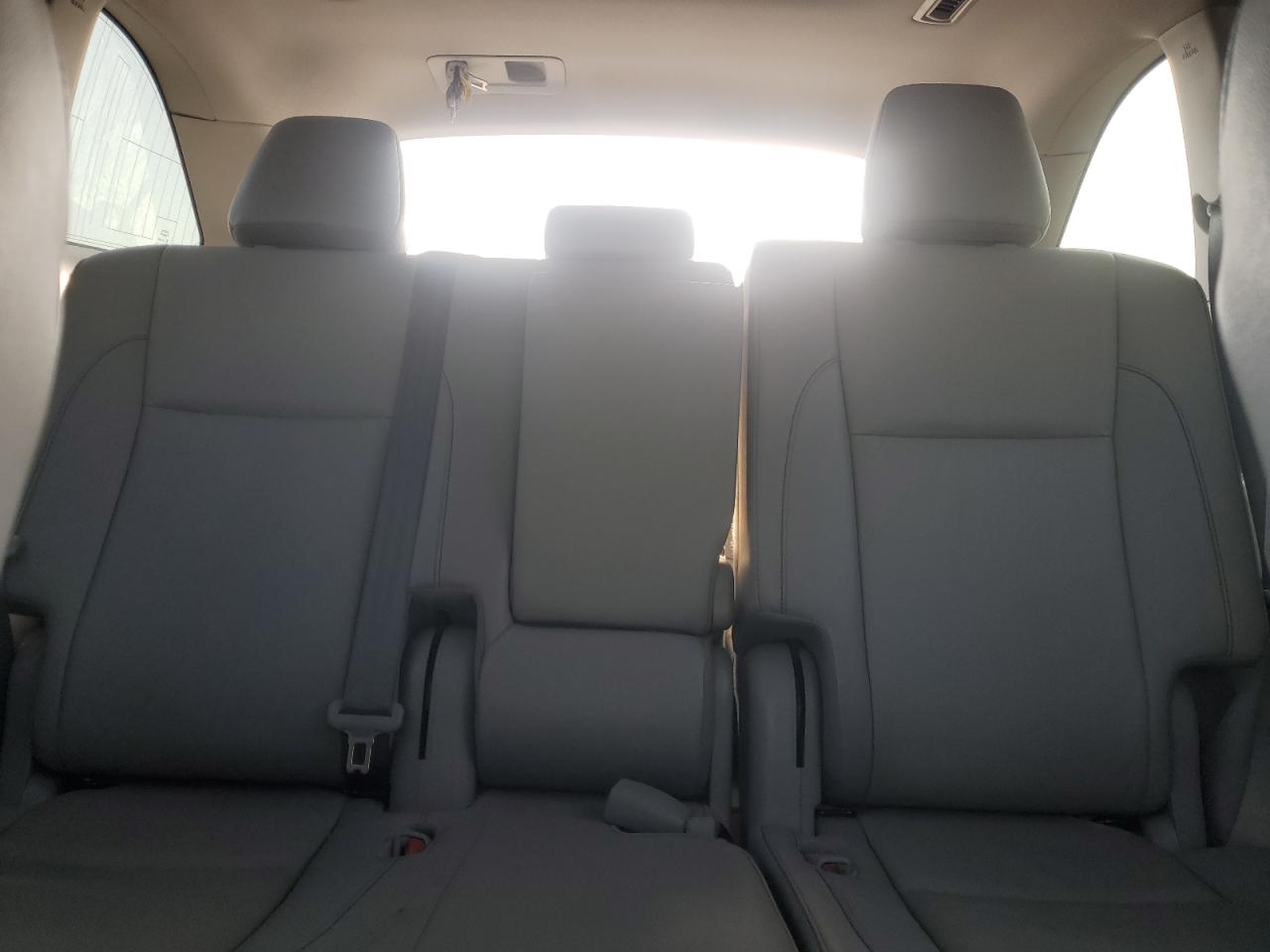 2019 Toyota Highlander - Image 10