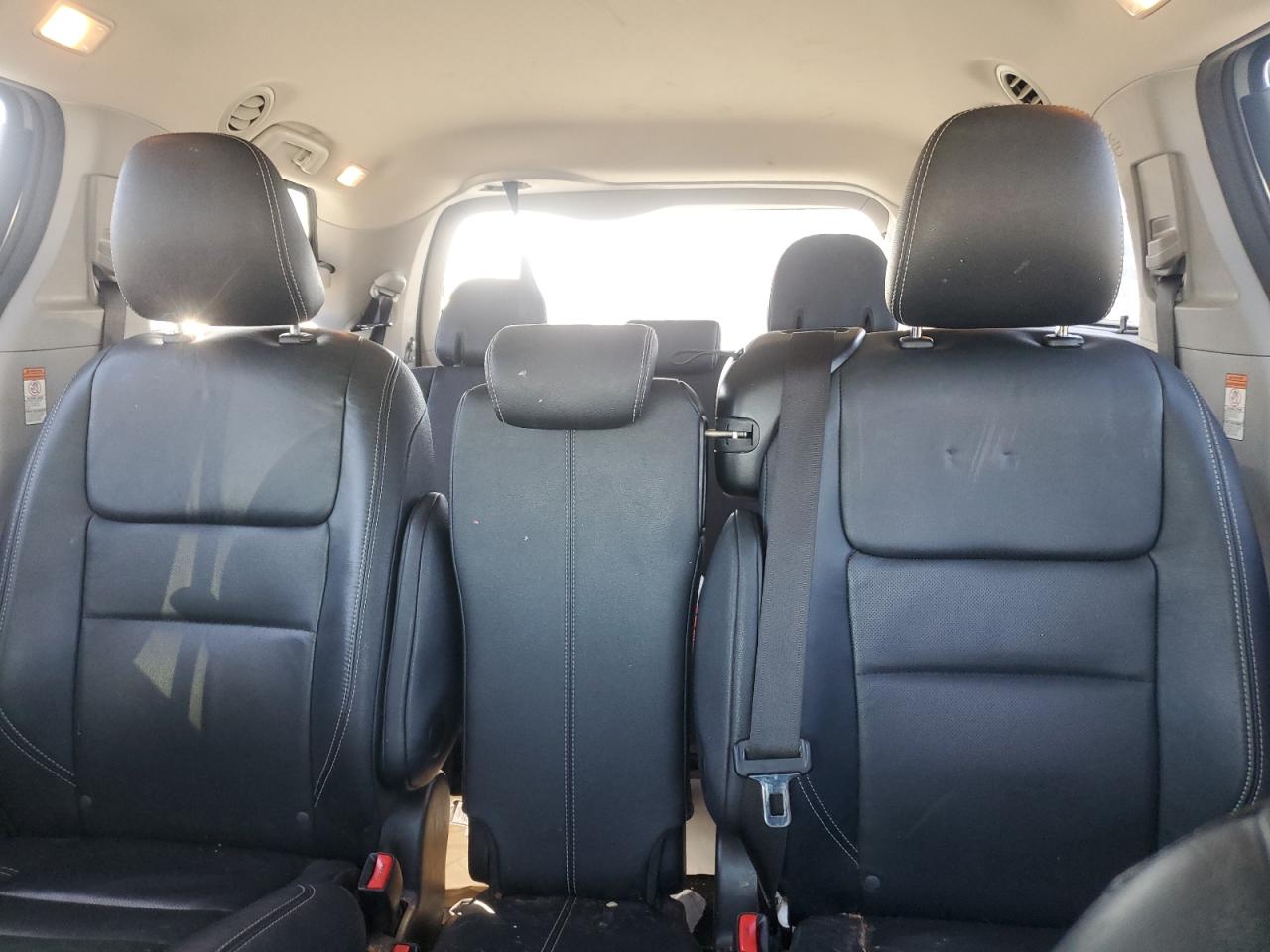 2016 Toyota Sienna - Image 10