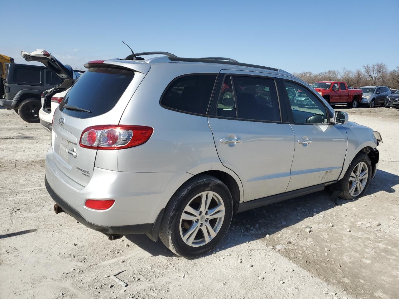 2011 Hyundai Santa Fe - Image 3