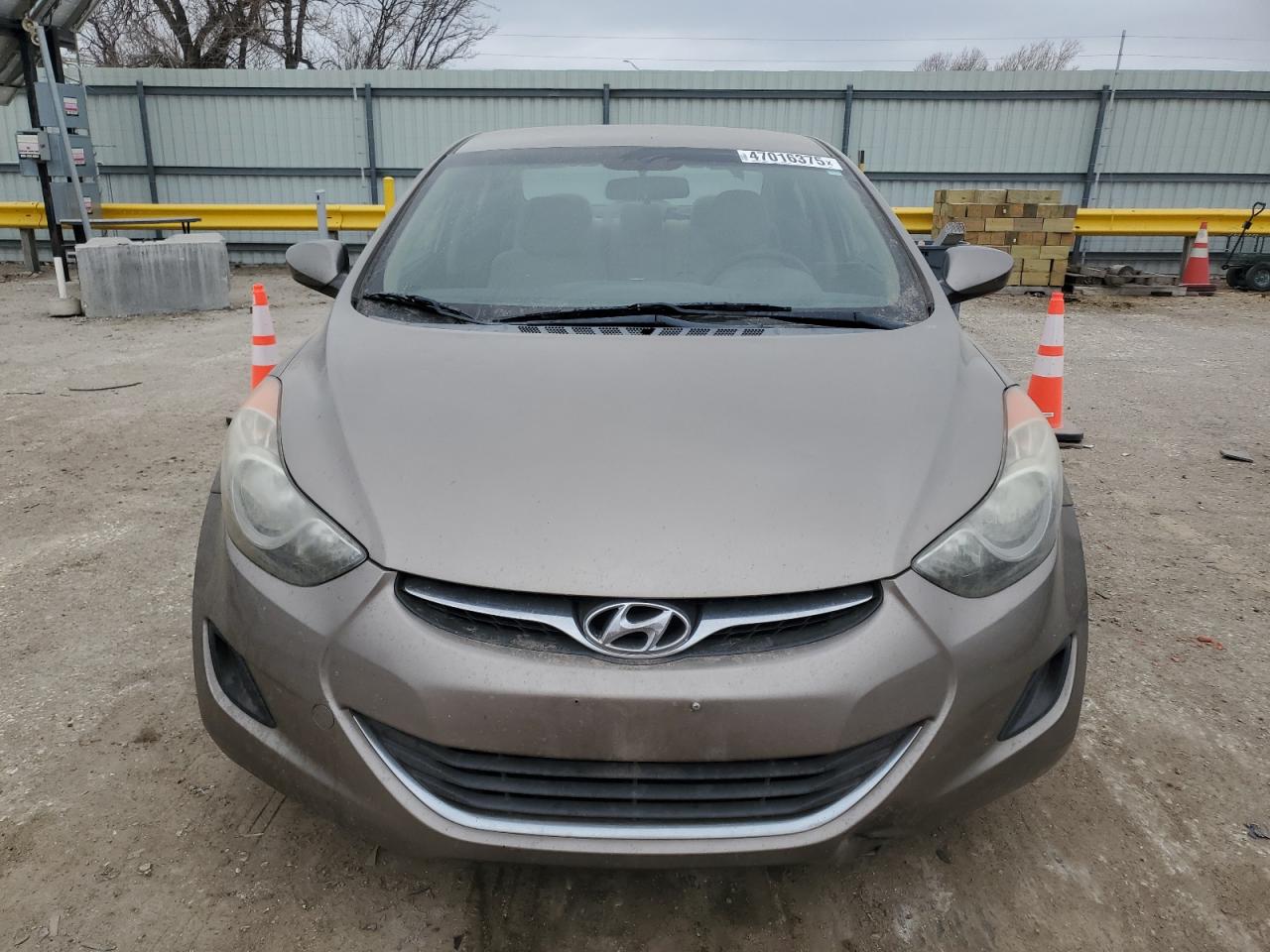2013 Hyundai Elantra - Image 5