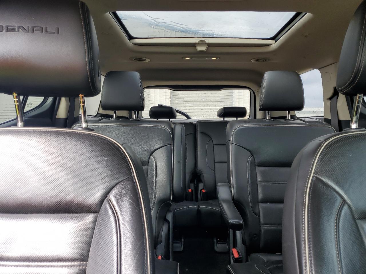 2018 GMC Acadia - Image 10