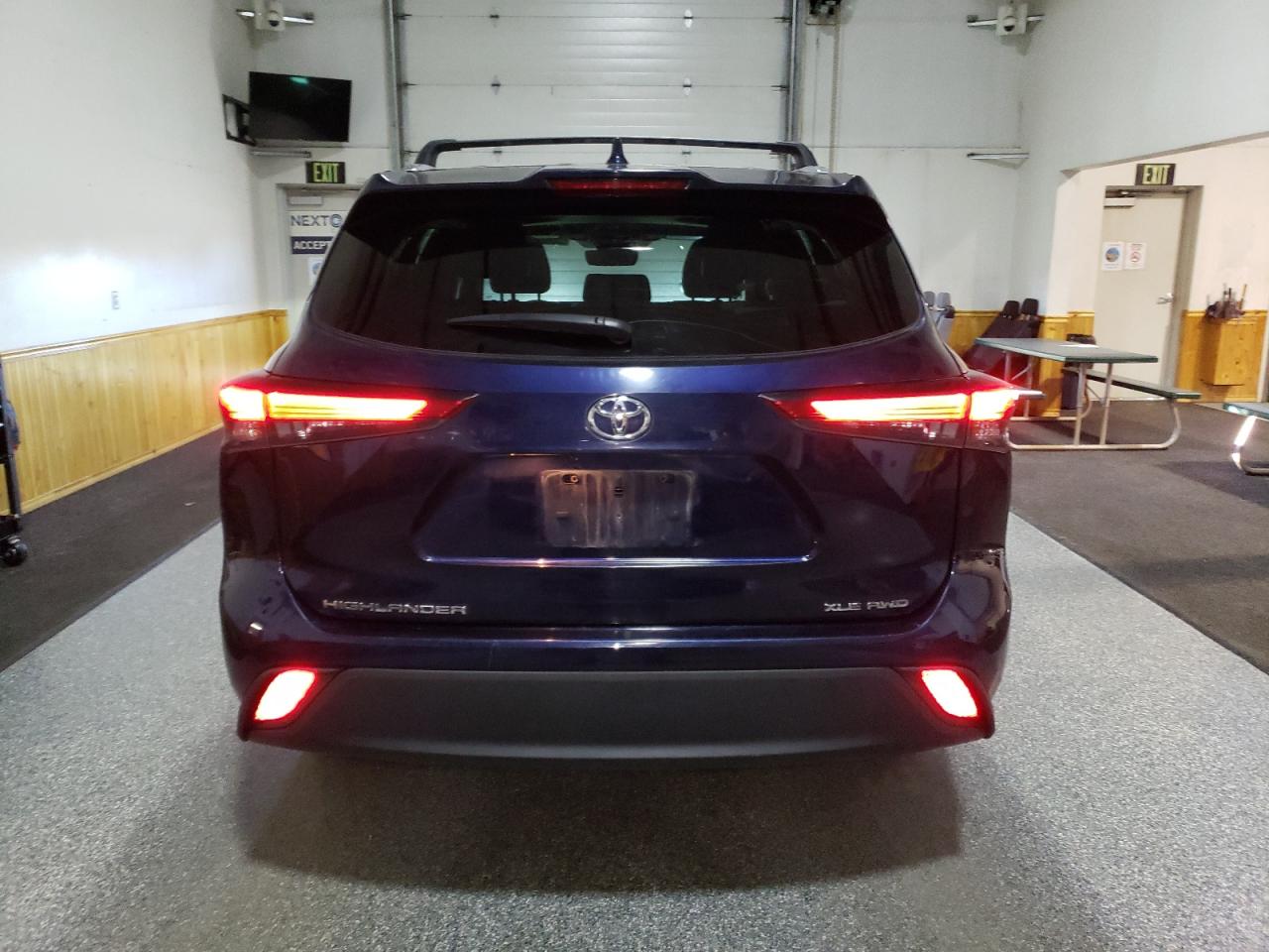 2021 Toyota Highlander - Image 6