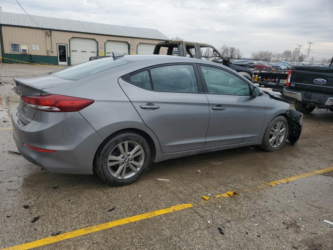 2018 Hyundai Elantra - Image 3
