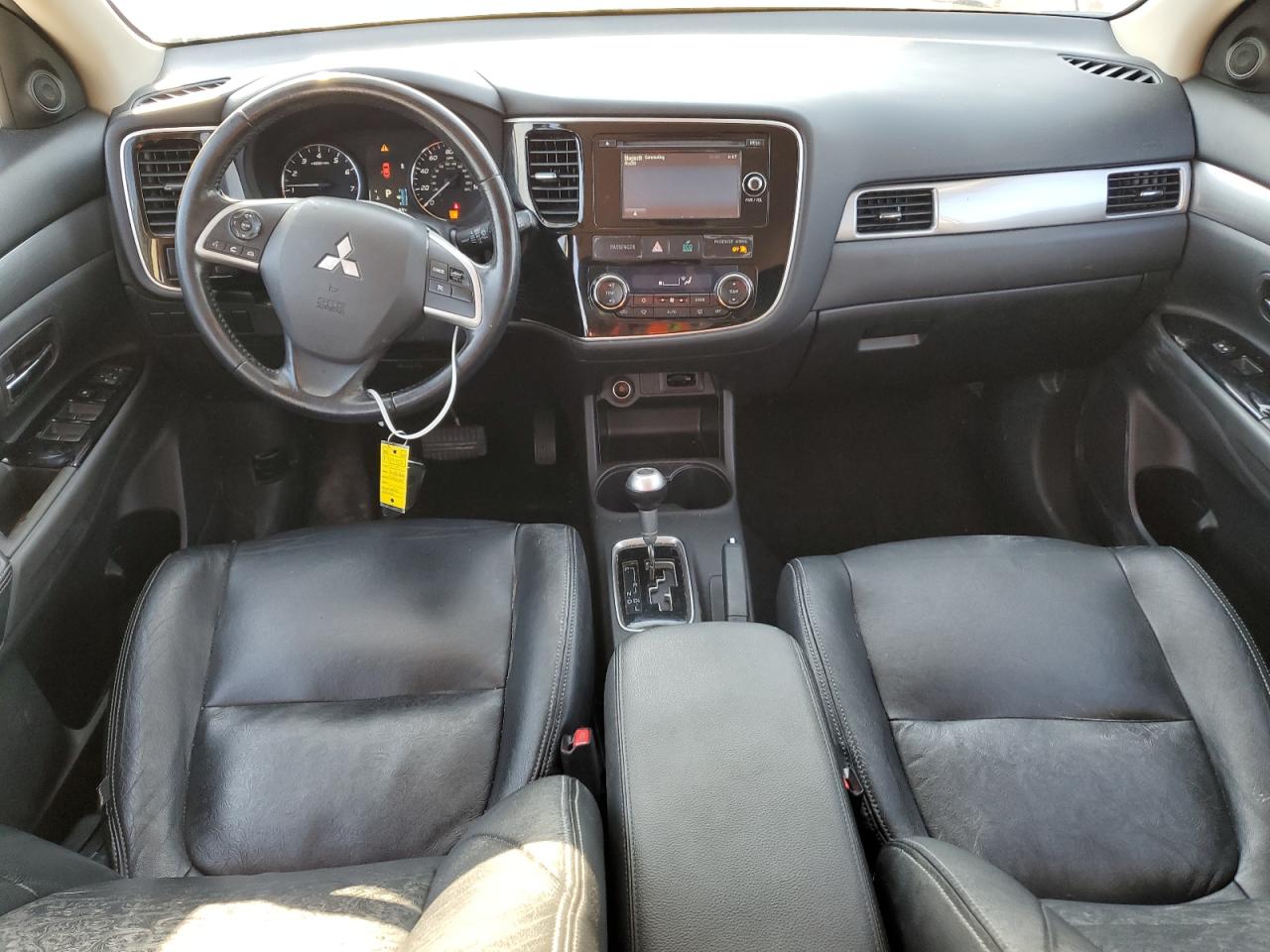 2015 Mitsubishi Outlander - Image 8