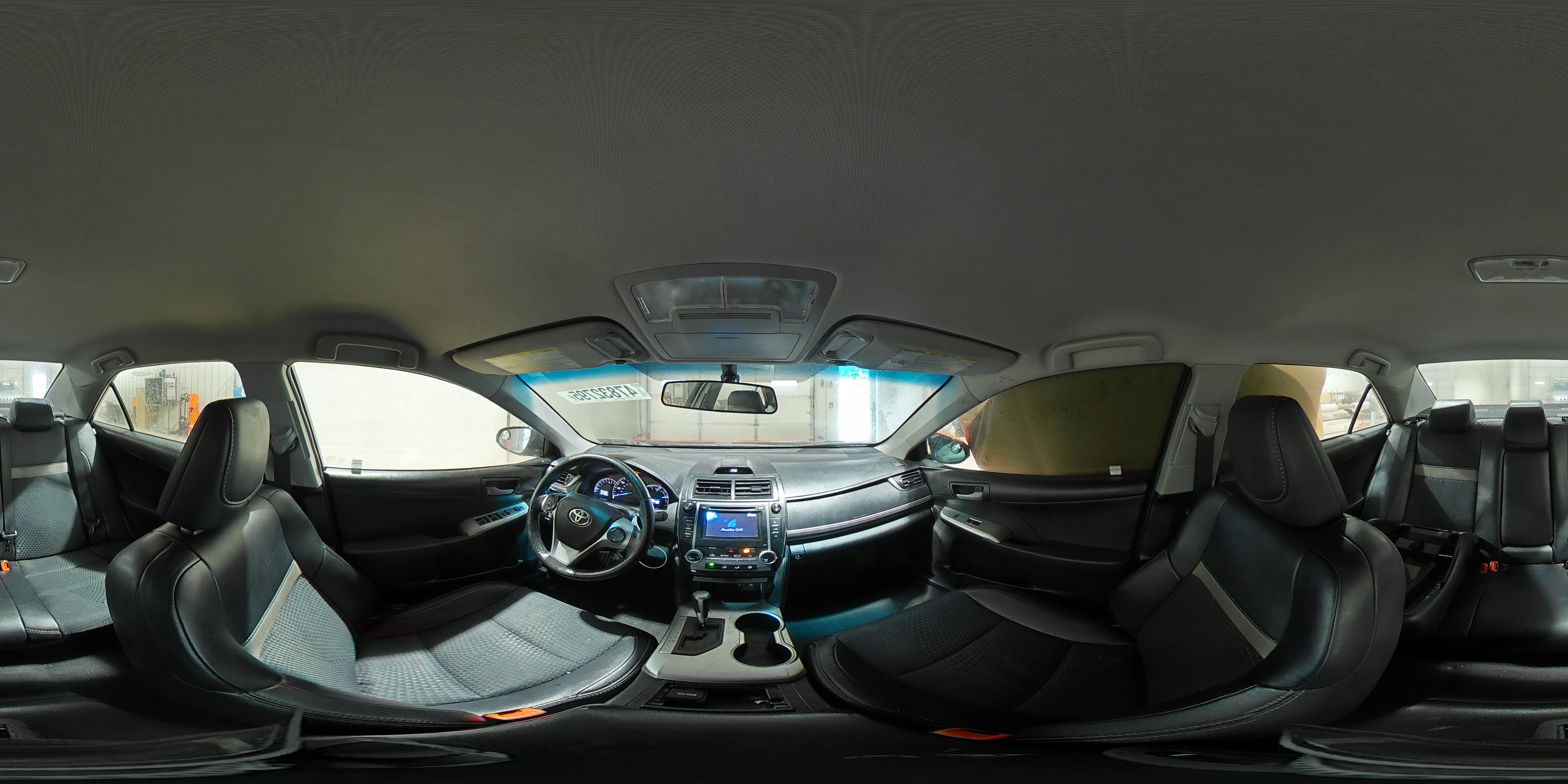 2014 Toyota Camry - Image 14