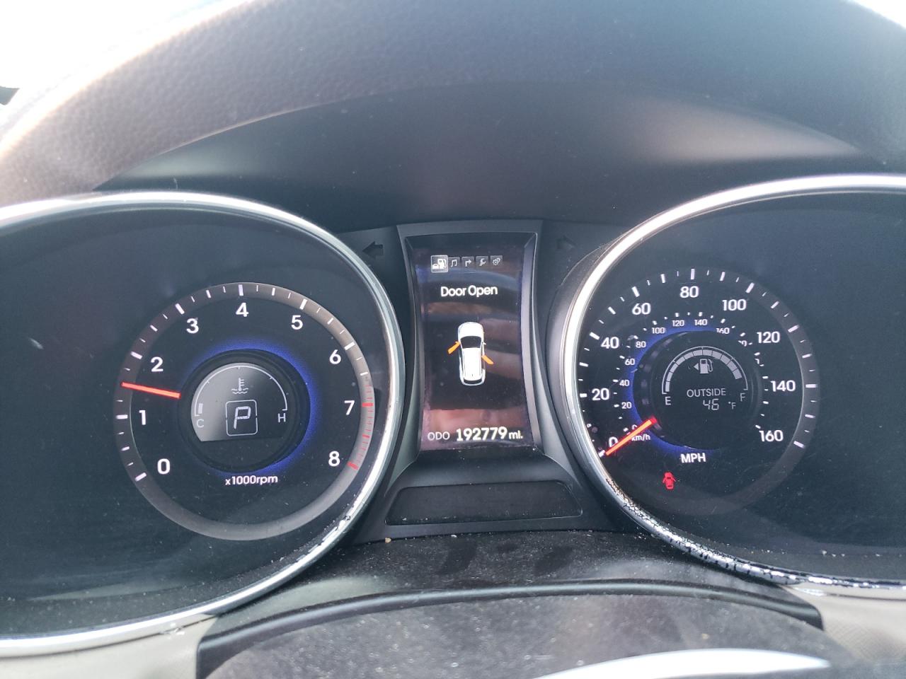 2013 Hyundai Santa Fe - Image 9