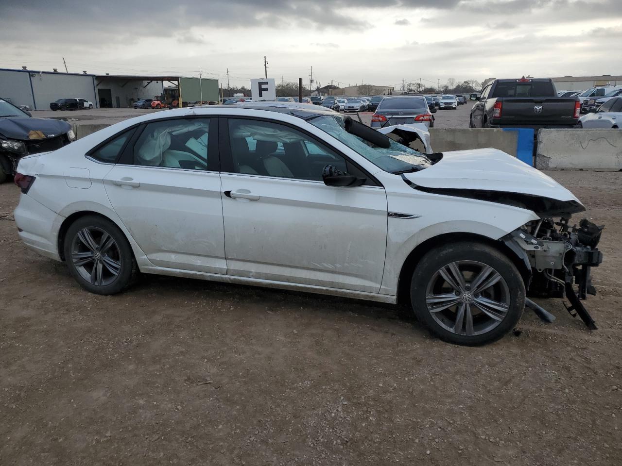 2020 Volkswagen Jetta - Image 4