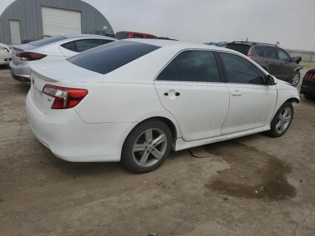 Sedans TOYOTA CAMRY 2012 Biały