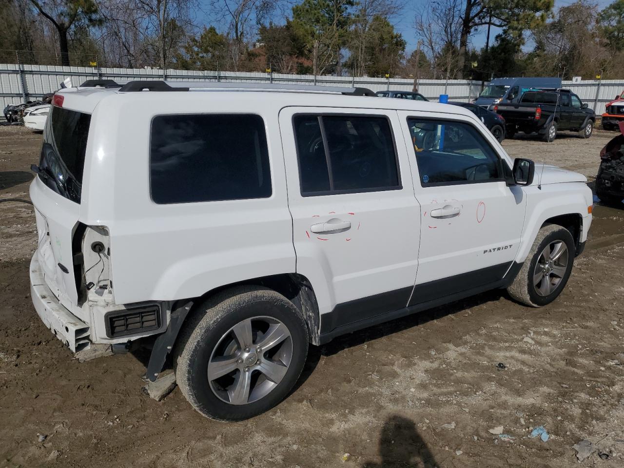 2017 Jeep Liberty (Patriot) - Image 3