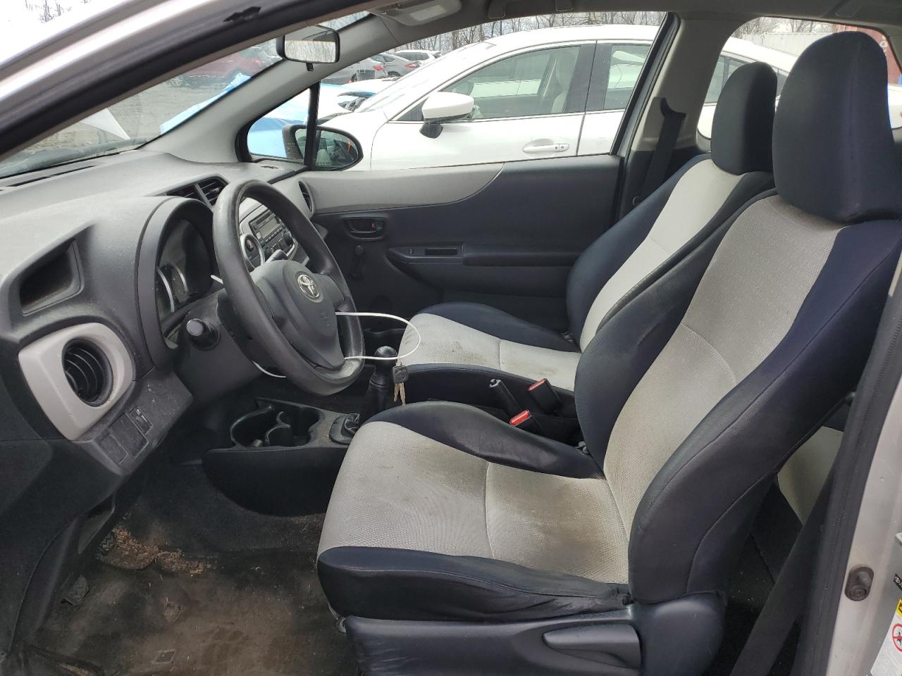 2012 Toyota Yaris - Image 7