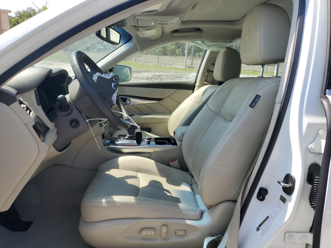 2012 Infiniti M - Image 7