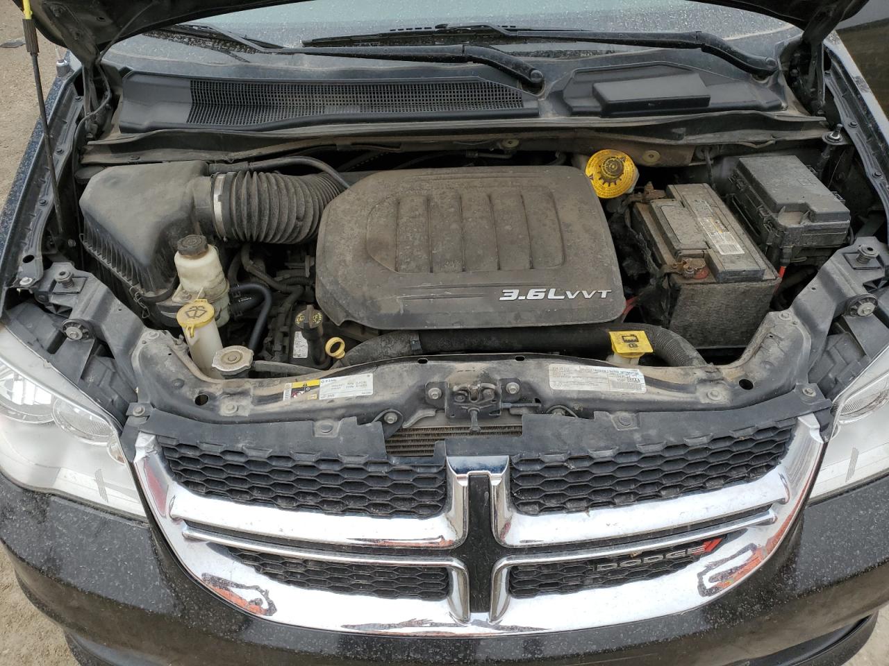 2017 Dodge Caravan - Image 12