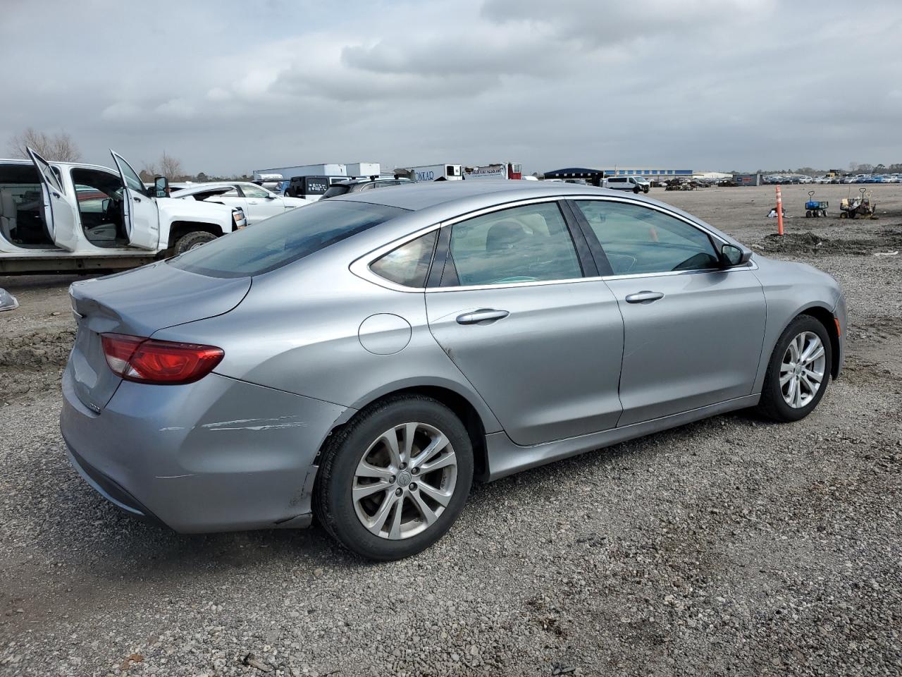 2015 Chrysler 200 - Image 3