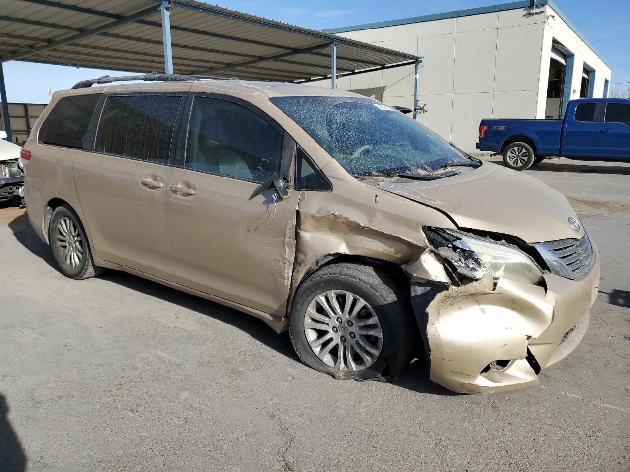 2012 Toyota Sienna - Image 4